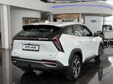 Купить Geely Atlas, II Белый 2.0 AT (200 л.с.) 4WD от 3070990 ₽. в Балаково