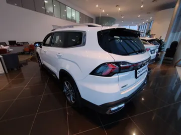 Купить Geely Okavango, I Рестайлинг Белый 2.0 AMT (200 л.с.) от 3100990 ₽. в Балаково